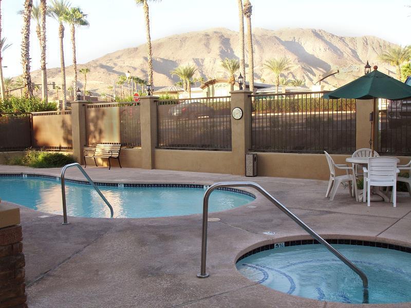 Holiday Inn Express & Suites Rancho Mirage - Palm Spgs Area By Ihg Bagian luar foto